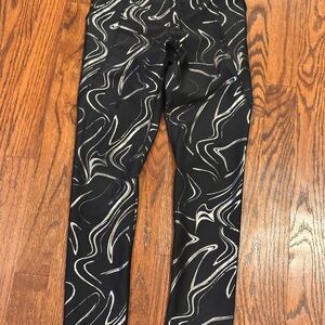Old Navy Black and White Swirl Leggings